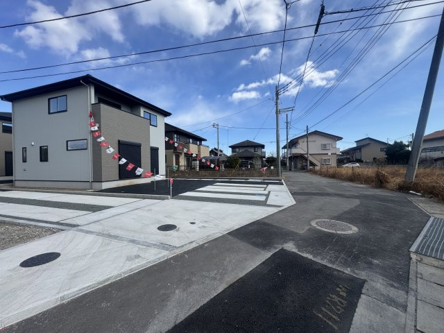 新築　高崎市下之城町15期　4号棟の前面道路含む現地写真|現地写真　南側接道幅員約4ｍ