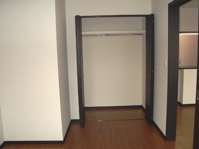 加古川市野口町野口のアパートの収納|クローゼット