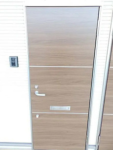 広島県東広島市　一棟アパートの玄関