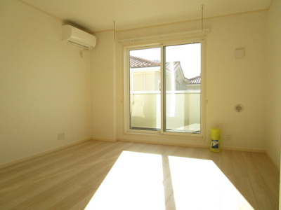 【居間・リビング】 | パークガーデン シャルドン | 12.8帖のLDKです。