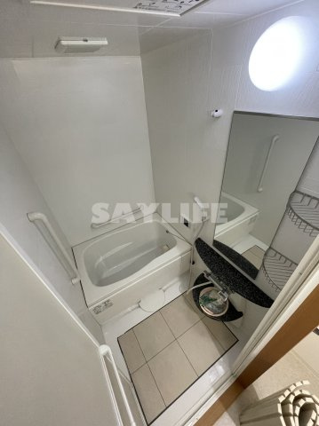 メゾンエスポアールの浴室