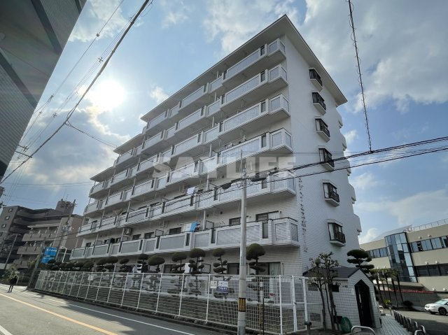 メゾンエスポアールの外観