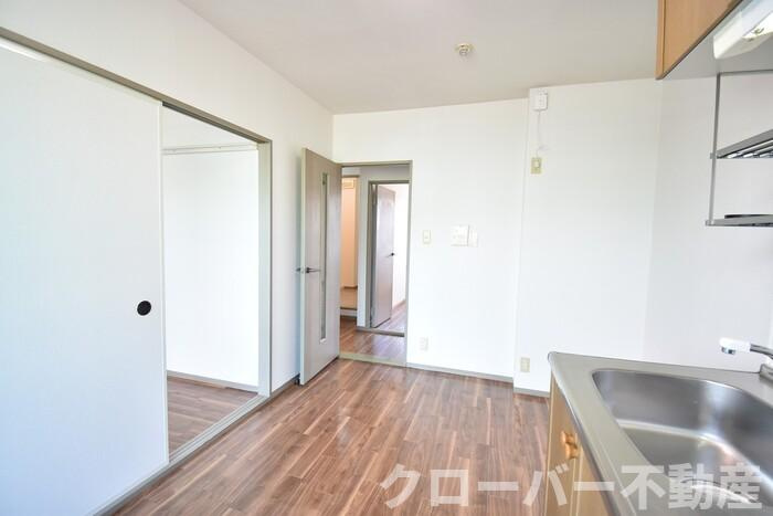 シャトレー西本の居間・リビング|ＤＫ５．９帖