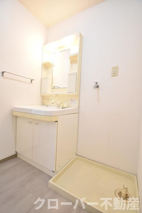 シャトレー西本の洗面所|洗面台・室内洗濯機置場