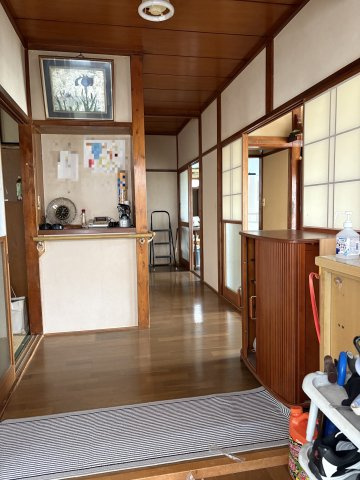 小名浜下神白字猪亦 中古一戸建ての玄関