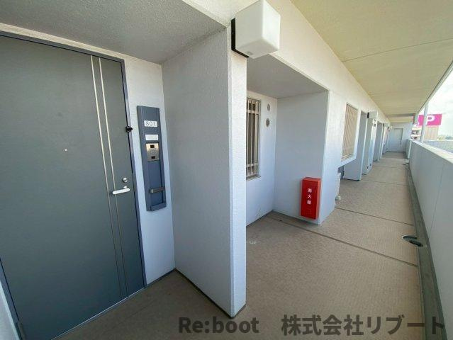 ガーデンアヴェニュー妙典の玄関