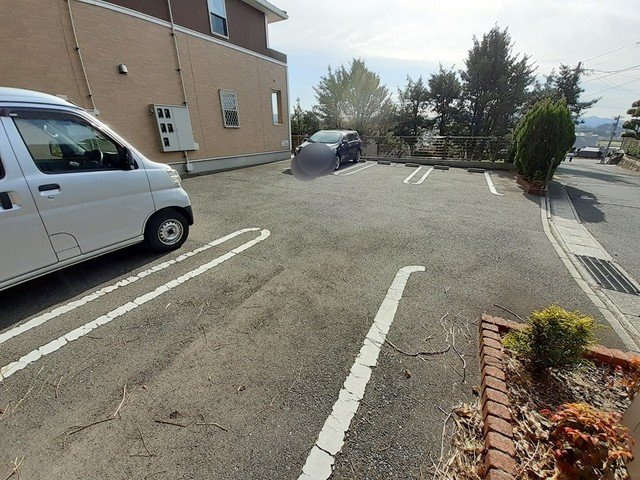 サンパティーク　ヒルズの駐車場|駐車場があります