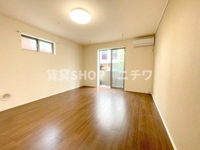 NEU　STILLE　の居間・リビング|別部屋参考写真