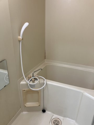 新潟市江南区横越中央２丁目のアパートの浴室