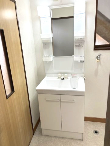 新潟市江南区横越中央２丁目のアパートの洗面所