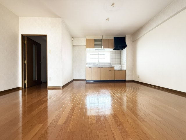 ユートピアⅢの居間・リビング