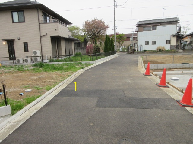 【仲介手数料無料】売地　東松山市松山町3-5-76（全4区画）の前面道路含む現地写真