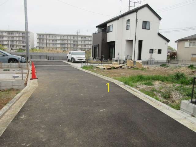 【仲介手数料無料】売地　東松山市松山町3-5-76（全4区画）の前面道路含む現地写真