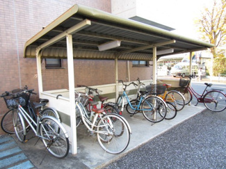 【その他共用部分】 | 屋根付き駐輪場。