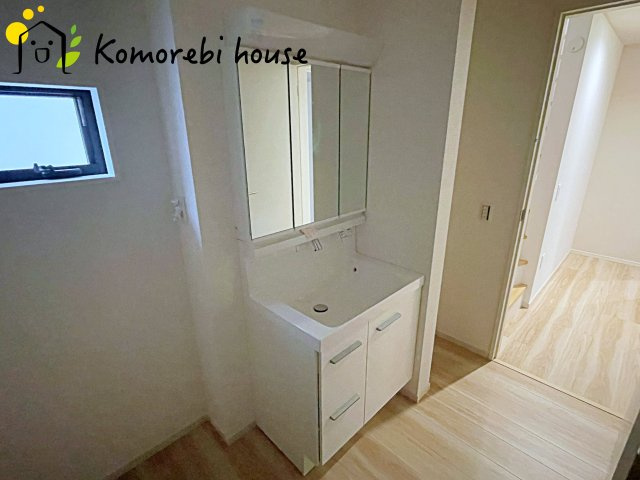 さいたま市北区本郷町　1期　新築一戸建て　リガーレ　02の独立洗面台|独立洗面台、朝の身支度には欠かせません