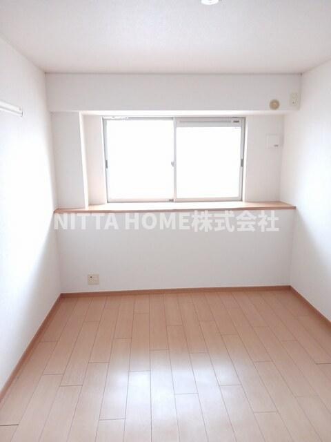 アンジュの内装|洋室は６．３帖と６．１帖の２部屋あります＊