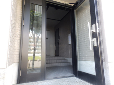 【エントランス】 | ディアコート札場 A棟 | 1F入口