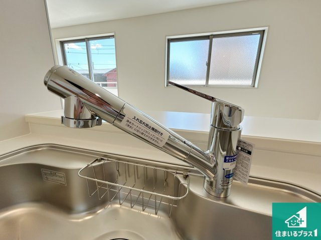 高石市加茂　新築一戸建ての設備|浄水器を内蔵！炊飯時、お茶を作る時に安心してお水を使えます！お湯と冷水、浄水と原水、シャワーの切替えもワンタッチです！