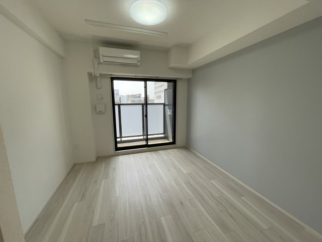 ジオエント福島野田の居間・リビング|同マンション反転タイプの部屋写真