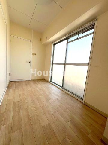 小西マンションの洋室