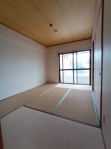鳴神ビルの和室