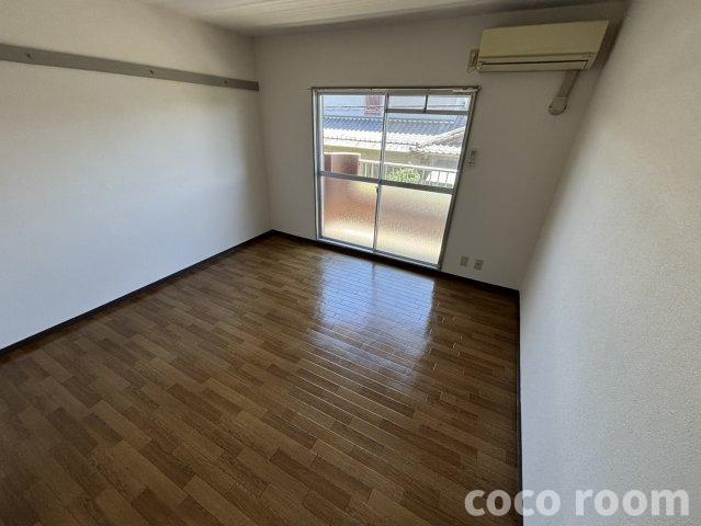 ソレイユⅢの居間・リビング