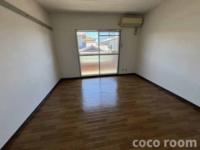 ソレイユⅢの居間・リビング