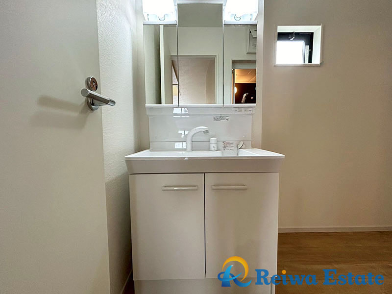 新築戸建　高座郡寒川町岡田5丁目の独立洗面台