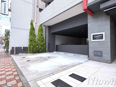 【駐車場】 | S-RESIDENCE池下西 | 駐車場に車を止められます