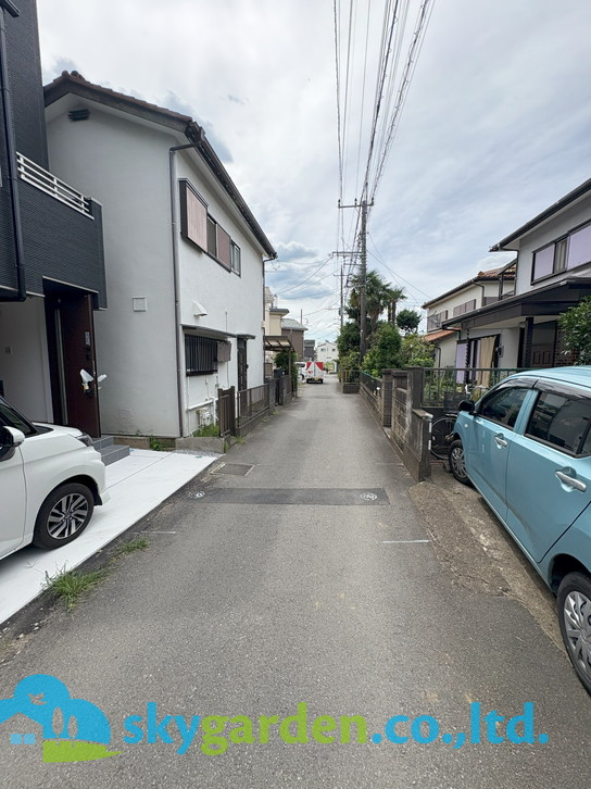 茅ヶ崎市浜之郷　新築戸建　全１棟１号棟の前面道路含む現地写真