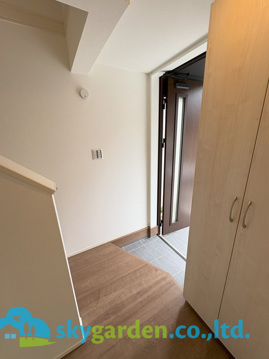 茅ヶ崎市浜之郷　新築戸建　全１棟１号棟の玄関