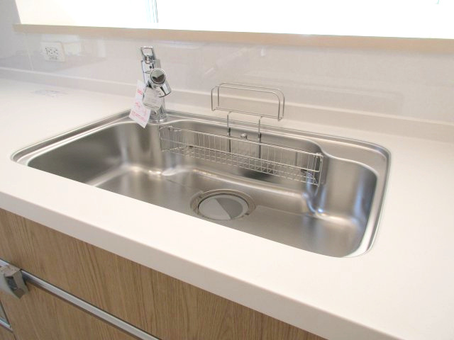 あきる野市小川　未入居住宅のキッチン|浄水器付きシンク