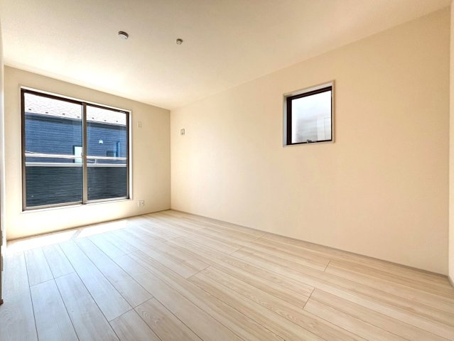 北葛飾郡松伏町　松伏　新築戸建　全2棟の洋室|落ち着いた色調の洋室です