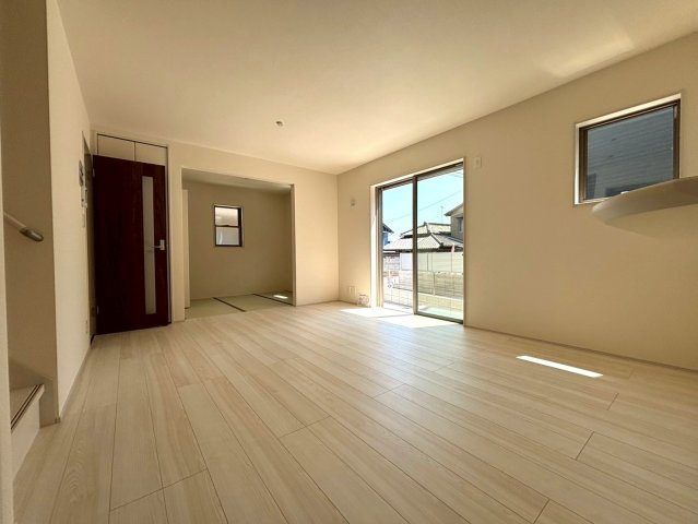 北葛飾郡松伏町　松伏　新築戸建　全2棟の居間・リビング|こちらのリビングで趣味の時間をお楽しみください