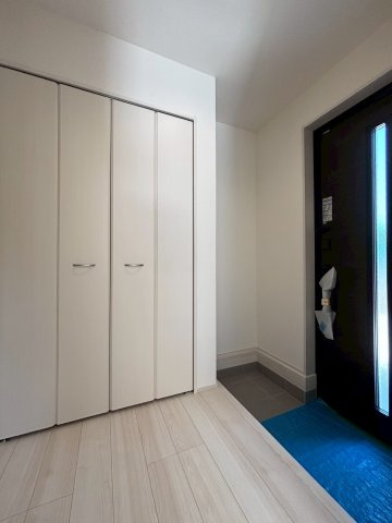 北葛飾郡松伏町　松伏　新築戸建　全2棟の玄関|シンプルで使いやすい玄関です