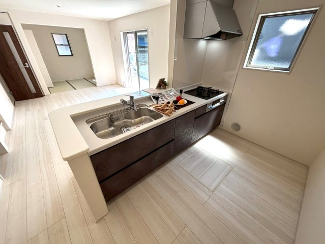 北葛飾郡松伏町　松伏　新築戸建　全2棟のキッチン|お料理しやすいキッチンです