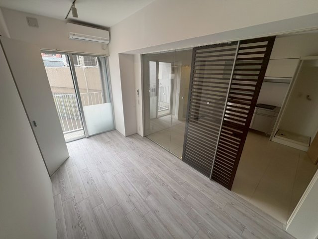 アーバンフラッツ湊町の洋室