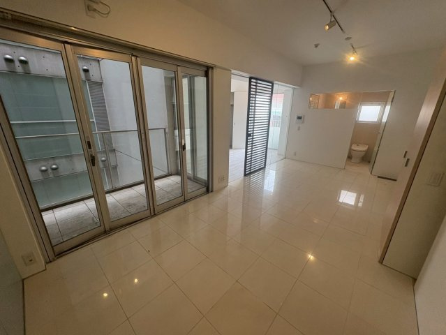 アーバンフラッツ湊町の洋室