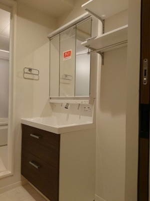【洗面所】 | セルディーナ松波 | 3面鏡付独立洗面