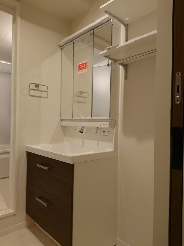 【洗面所】 | セルディーナ松波 | 3面鏡付独立洗面