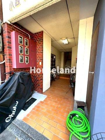 小西マンションのエントランス