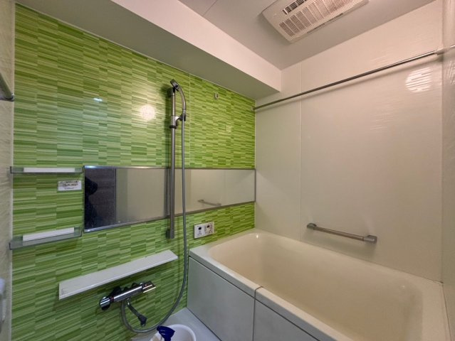 【浴室】 | フォレストリア土浦 | 清潔感のある浴室は自分一人のリラックス空間を演出してくれます。もちろんお子様と一緒でも十分な広さがあり快適です(^^♪