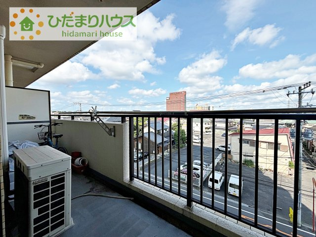 【バルコニー】 | フォレストリア土浦 | 広々としたバルコニー。お洗濯物もぜーんぶ干せちゃいます！！