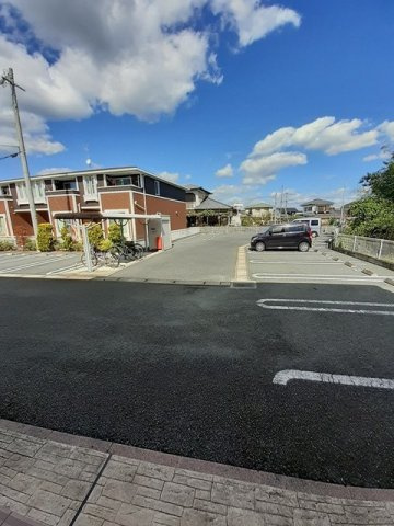 オハナ・ラウレアＢの駐車場