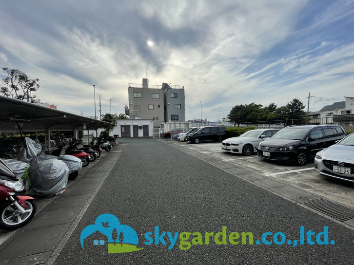 ダイアパレス茅ヶ崎南湖の駐車場