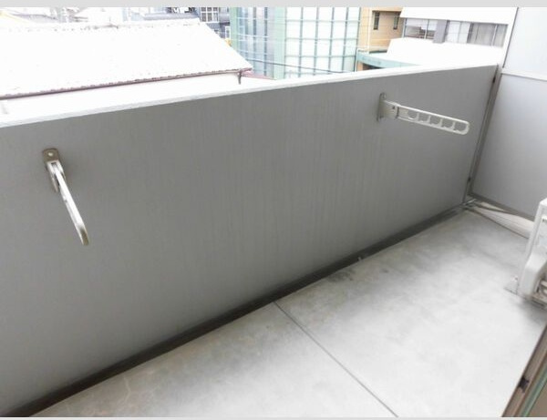 フロンティア中川のバルコニー