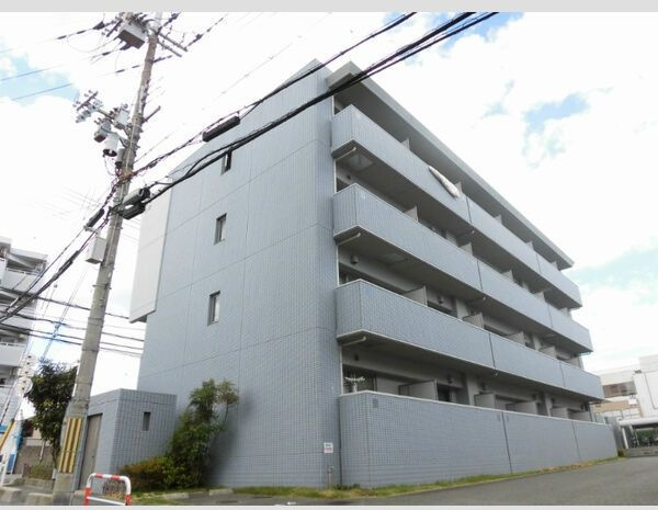 フロンティア中川の外観