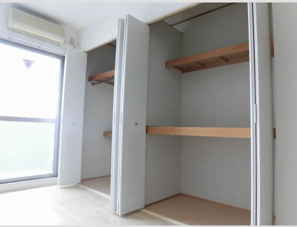 フロンティア中川の収納