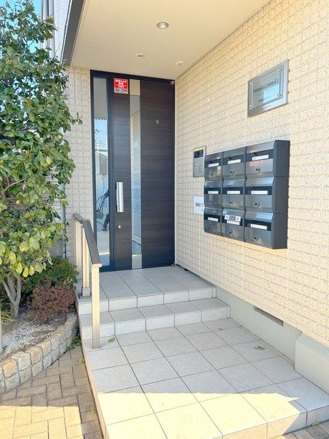 メンフィス　リビオンⅡのエントランス|★オートロック付きエントランス★