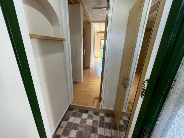 班目グリーンハイツの玄関